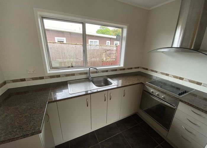  at 2/7 Hillside Rd, Mount Wellington, Auckland City, Auckland