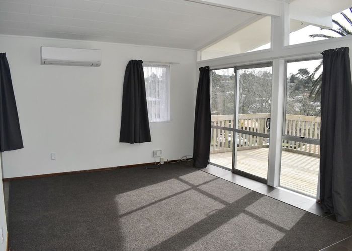  at 3 Garton Drive, Massey, Waitakere City, Auckland