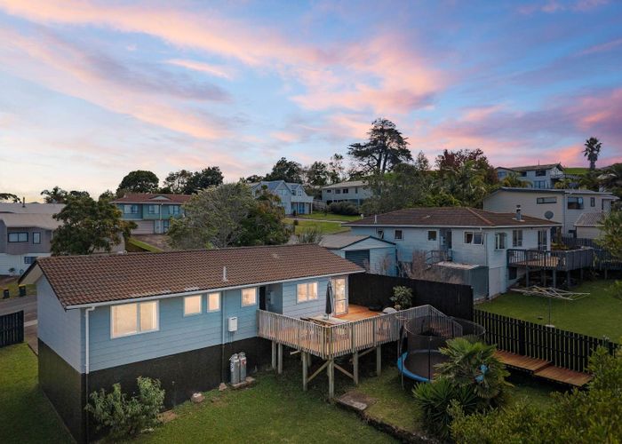  at 7 Sumich Place, West Harbour, Waitakere City, Auckland