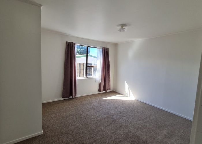  at 2/321 Weymouth Road, Weymouth, Manukau City, Auckland