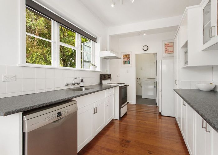  at 39 Studholme Street, Somerfield, Christchurch