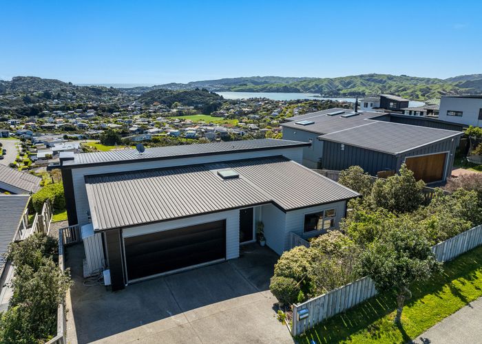  at 87 Endeavour Drive, Whitby, Porirua