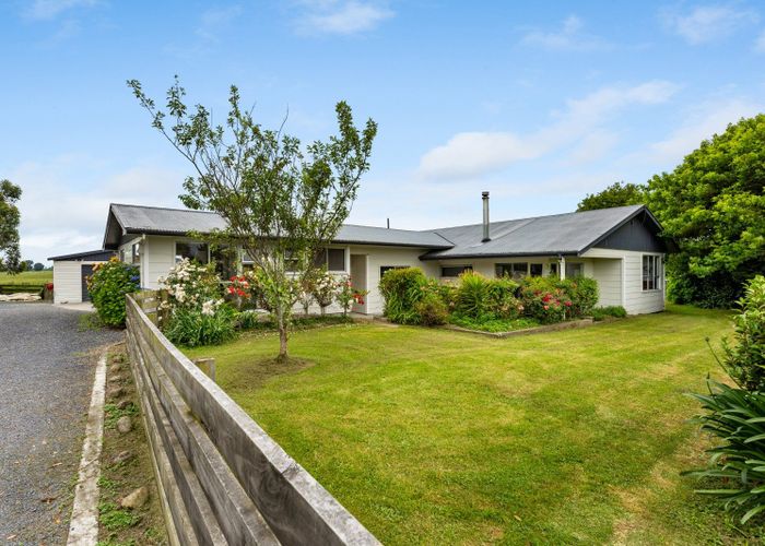  at 178 Waikawa Beach Road, Levin
