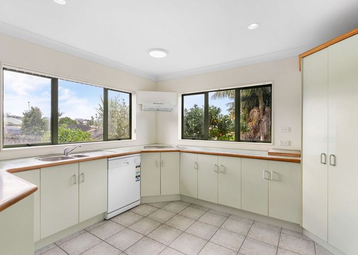  at 7 San Ignacio Court, Henderson, Waitakere City, Auckland