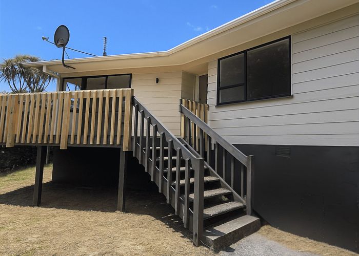  at 44 Onedin Pl, Titirangi, Waitakere City, Auckland