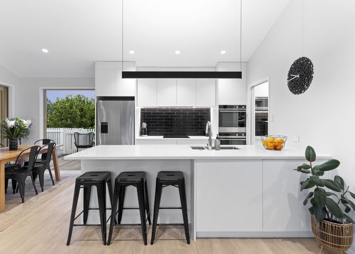  at 8 Austin Road, Greenhithe, Auckland