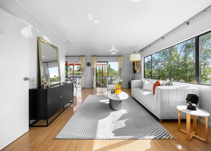  at 2/127 MOORE ST, Howick, Auckland