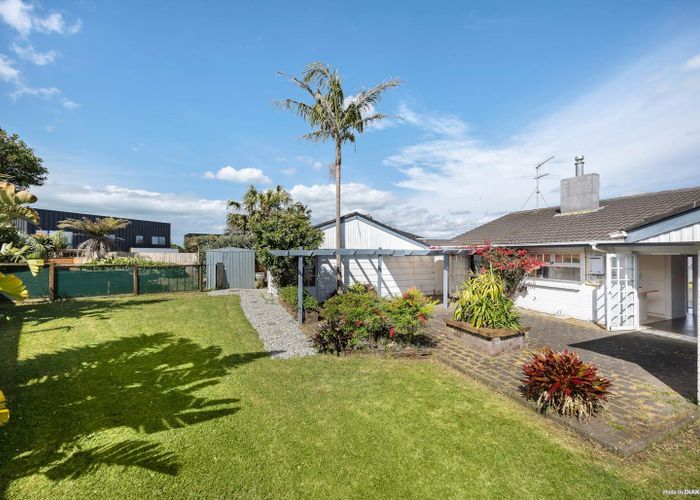  at 18 Roysfield Lane, Sunnyhills, Auckland