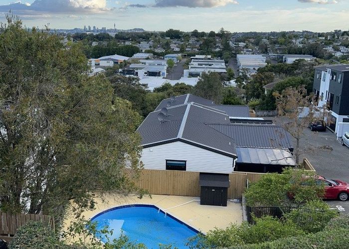  at 4/69 Target Road, Totara Vale, North Shore City, Auckland