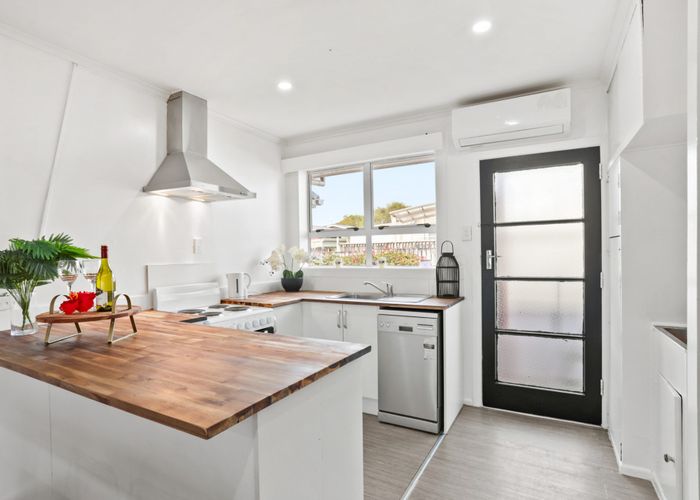  at 2/164 Blockhouse Bay Road, Avondale, Auckland City, Auckland