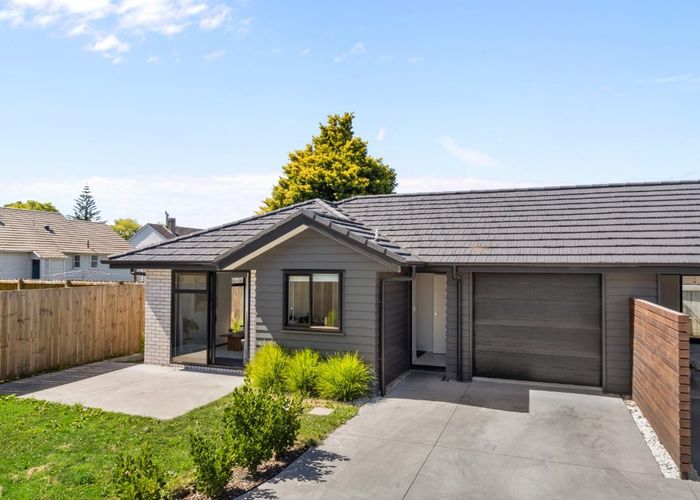  at 1136 Heaphy Terrace, Fairfield, Hamilton