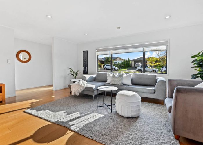  at 126 Te Wharau Drive, Greenhithe, North Shore City, Auckland