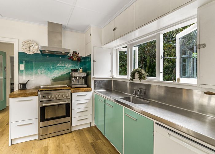  at 10 O'Brien Road, Omiha, Waiheke Island