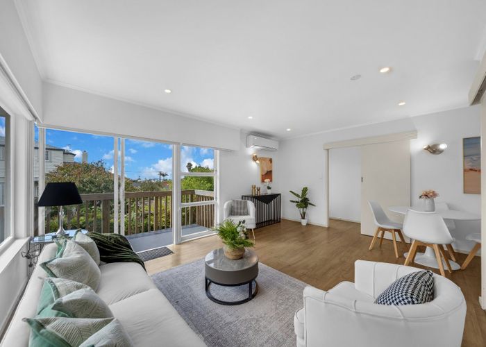  at 4/38 Old Lake Road, Narrow Neck, North Shore City, Auckland