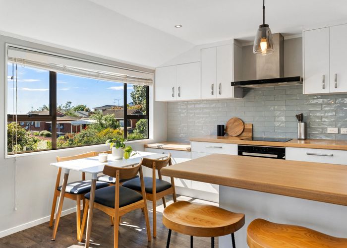  at 2/12 Petrel Place, Massey, Waitakere City, Auckland