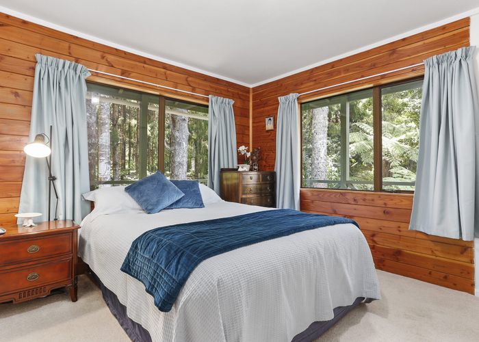  at 25 Napuka Road, Henderson Valley, Auckland