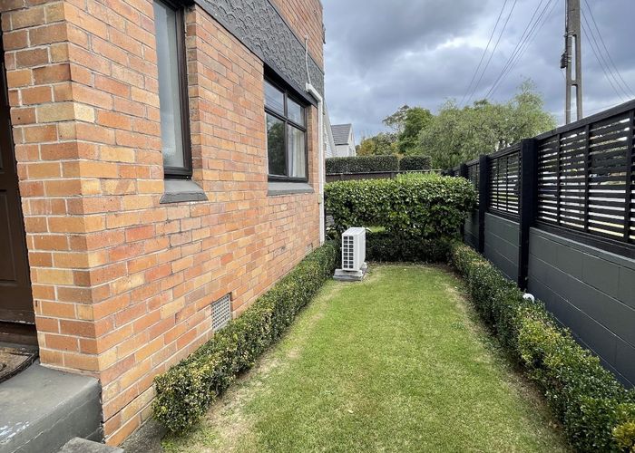  at 2/4 Momona Road, Greenlane, Auckland City, Auckland