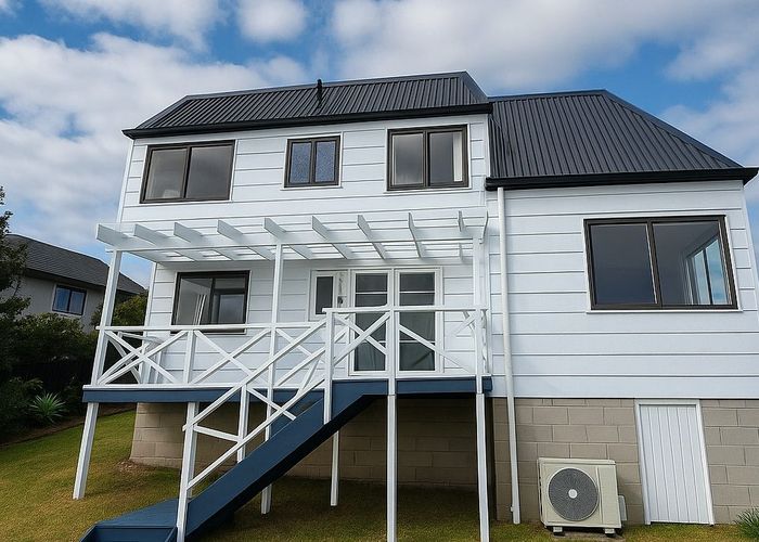  at 1/13 Gwenand Place, Botany Downs, Manukau City, Auckland