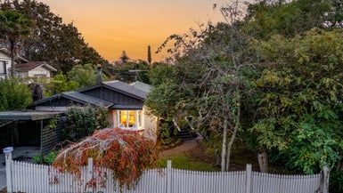  at 7 George Avenue, Herald Island, Auckland