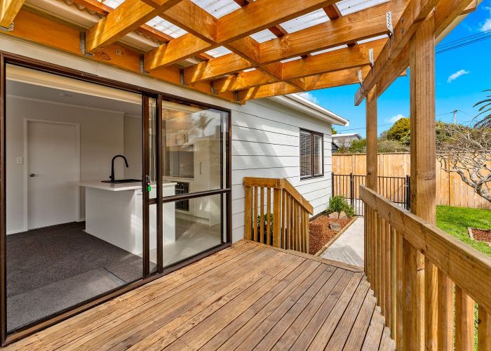  at 2/222 Birkdale Road, Birkdale, North Shore City, Auckland