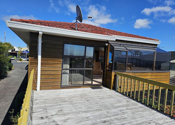  at 1/979 Beach Road INC water, Torbay, North Shore City, Auckland