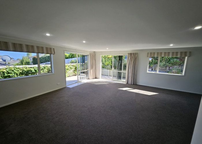 at 298 Ballintoy Park Drive, Welcome Bay, Tauranga, Bay Of Plenty