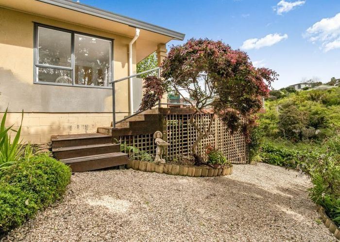  at 8 Carnmore Place, Torbay, Auckland