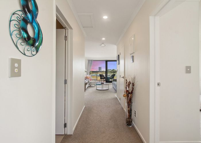  at 8/1 Coral Tree Avenue, Manukau, Manukau City, Auckland
