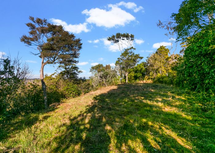  at 910 West Coast Rd, Waiatarua, Waitakere