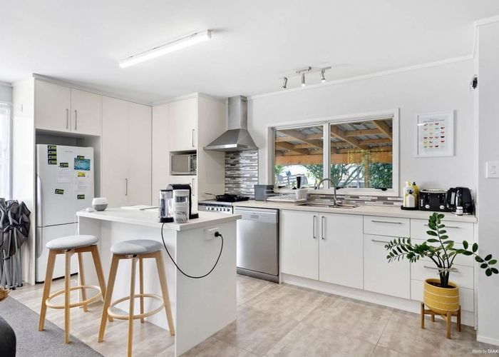  at 21 West Harbour Drive, West Harbour, Waitakere City, Auckland