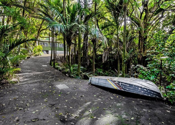  at 323 Glenfield Road, Glenfield, Auckland