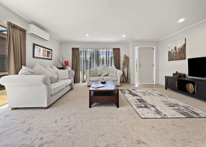  at 15 Hocken Place, Mangere Bridge, Auckland