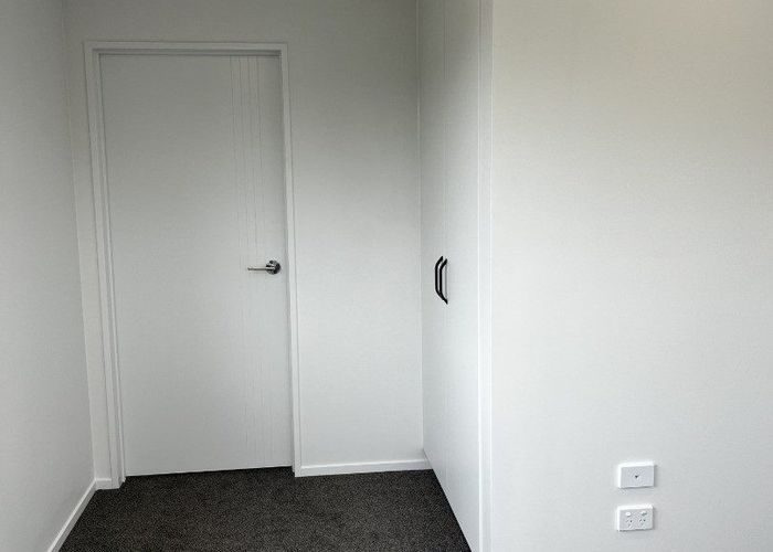  at 18D Penfold Place, Henderson, Waitakere City, Auckland