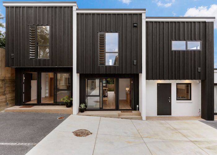  at 72E Weatherly Road, Torbay, North Shore City, Auckland