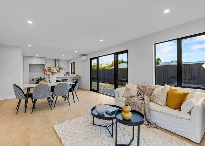  at 2/10 Farquhars Road, Redwood, Christchurch City, Canterbury