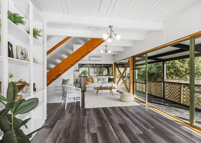  at 117 Gloaming Hill, Titahi Bay, Porirua, Wellington