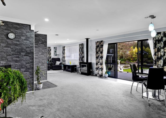  at 104 Pembroke Road West, Pembroke, Stratford