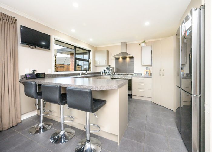  at 7 Medallion Court, Kelvin Grove, Palmerston North