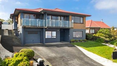 at 5 Glenveagh Drive, Mount Roskill, Auckland