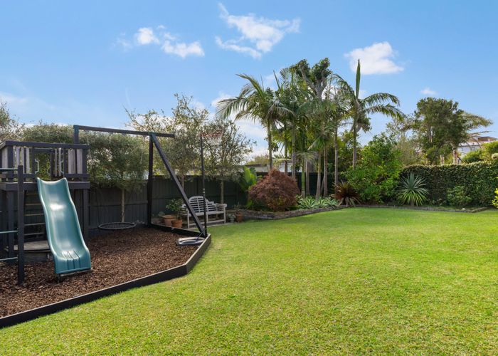  at 1/5 Corrella Road, Belmont, North Shore City, Auckland