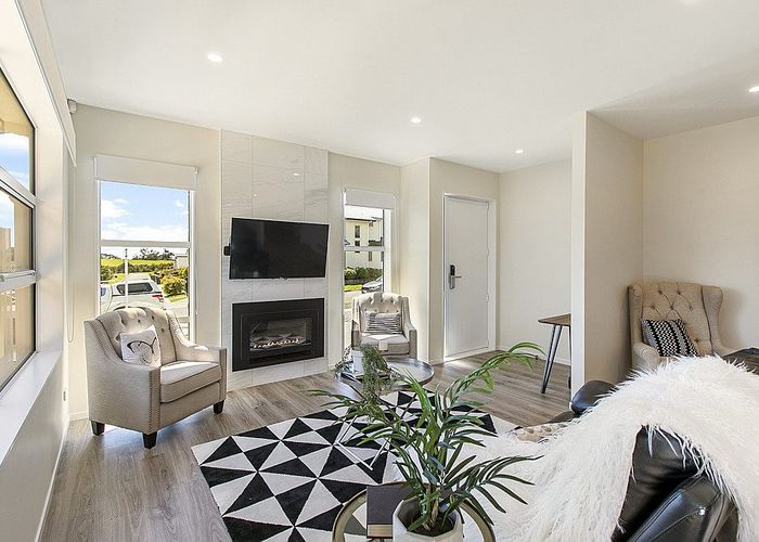  at 8 Atalanta Way, Beachlands, Auckland