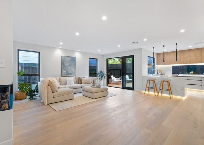  at 42E Gordon Avenue, Milford, North Shore City, Auckland