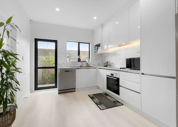  at 7/66 Clayburn Road, Glen Eden, Waitakere City, Auckland