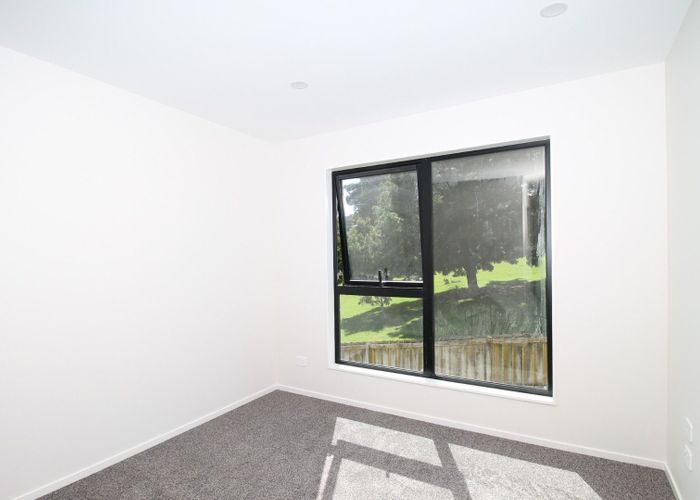  at 7E Spears Place, Botany Downs, Manukau City, Auckland