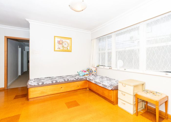  at 15 Clark Place, Hillcrest, Hamilton