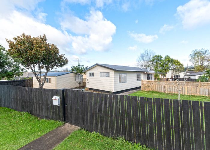  at 2 Starforth Place, Henderson, Auckland