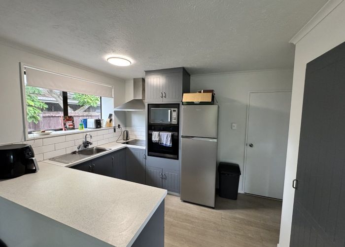  at 1/42 Briarmont, Avondale, Christchurch City, Canterbury