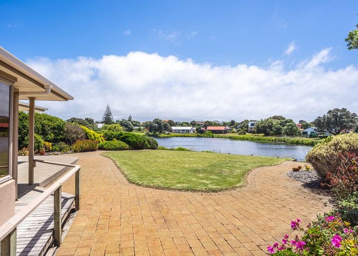  at 11 Marewa Place, Waikanae Beach, Kapiti Coast, Wellington