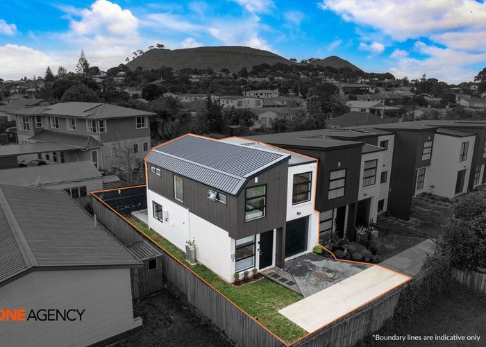  at 13F Purata Pl, Mangere Bridge, Manukau City, Auckland