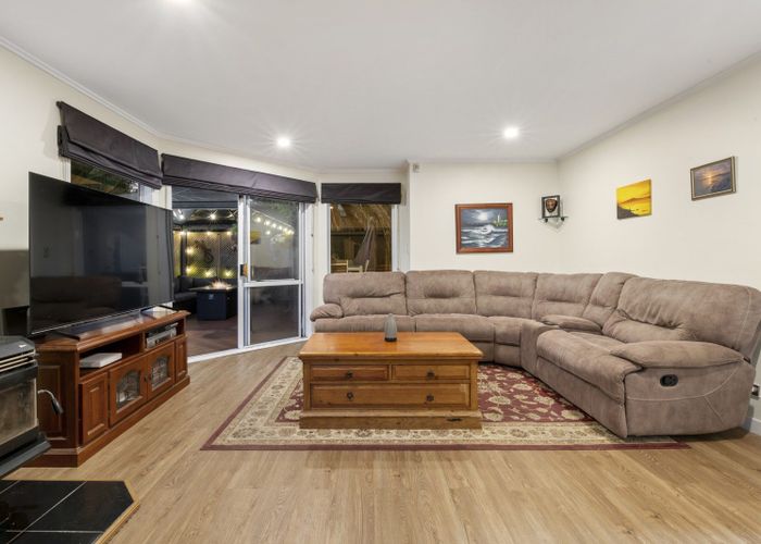 at 992 Beach Road, Torbay, North Shore City, Auckland